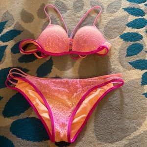 Victoria’s Secret bikini